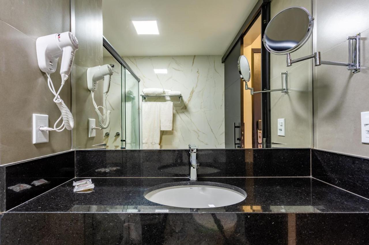 Apart Hotel Centro De Бразилия Екстериор снимка